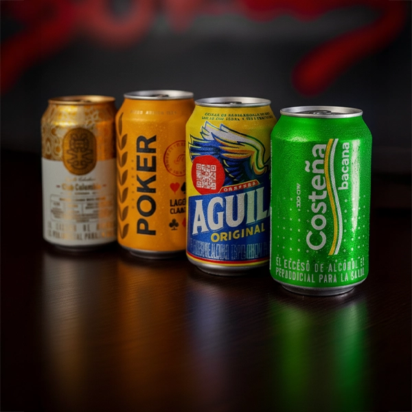 Cervezas frías en diferentes marcas: Poker, Águila, Club Colombia, Corona y Heineken en El Torete Burger Girón.